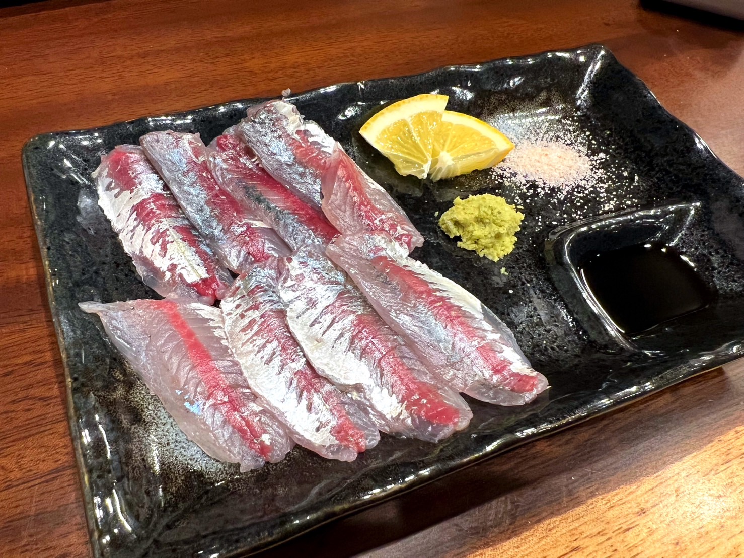 マルアジを刺身にしてマアジとの違いを検証します。釣太郎