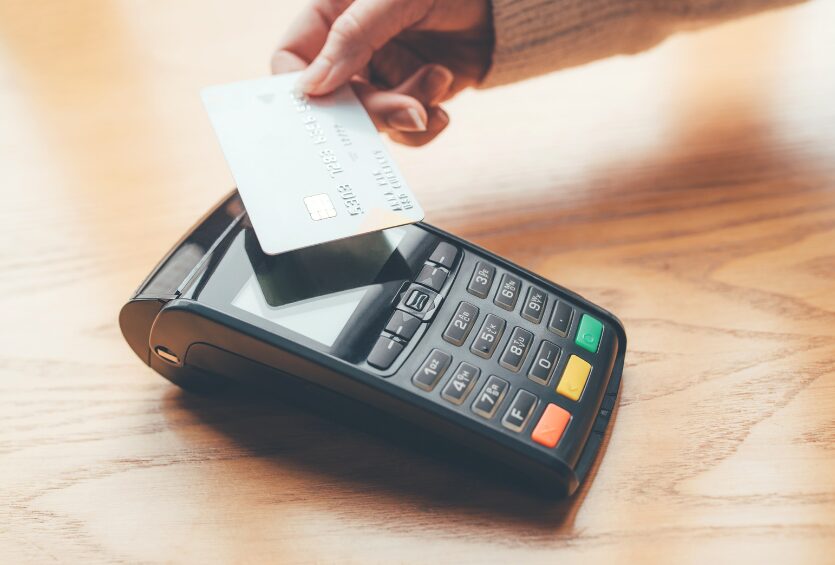 お支払いはクレジットカードのタッチで出来ます。釣太郎