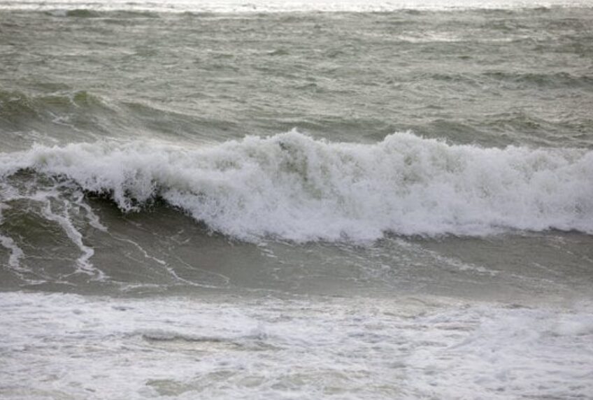 「風波（ふうは）」と「うねり」の違いのご説明。海釣り入門編。釣太郎