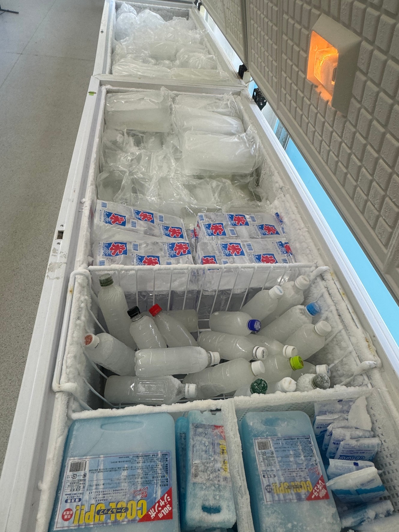 釣太郎の夏の一番の売れ筋は氷。