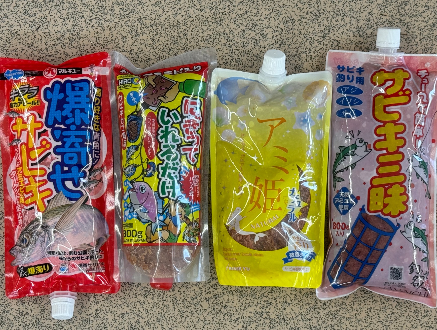 解凍、バケツ、杓不要ですぐに使えるアミエビ・チューブ対応は大人気。釣太郎