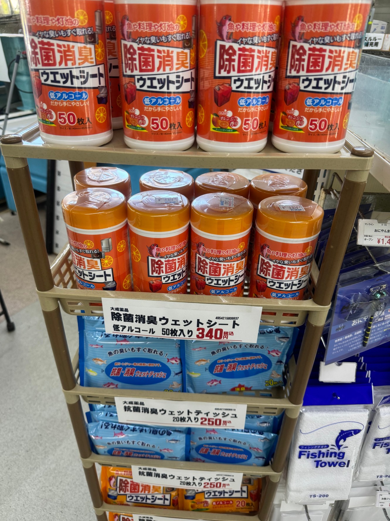 年間を通じてコンスタントに売れるウェットティッシュ。釣行時には非常に便利。釣太郎