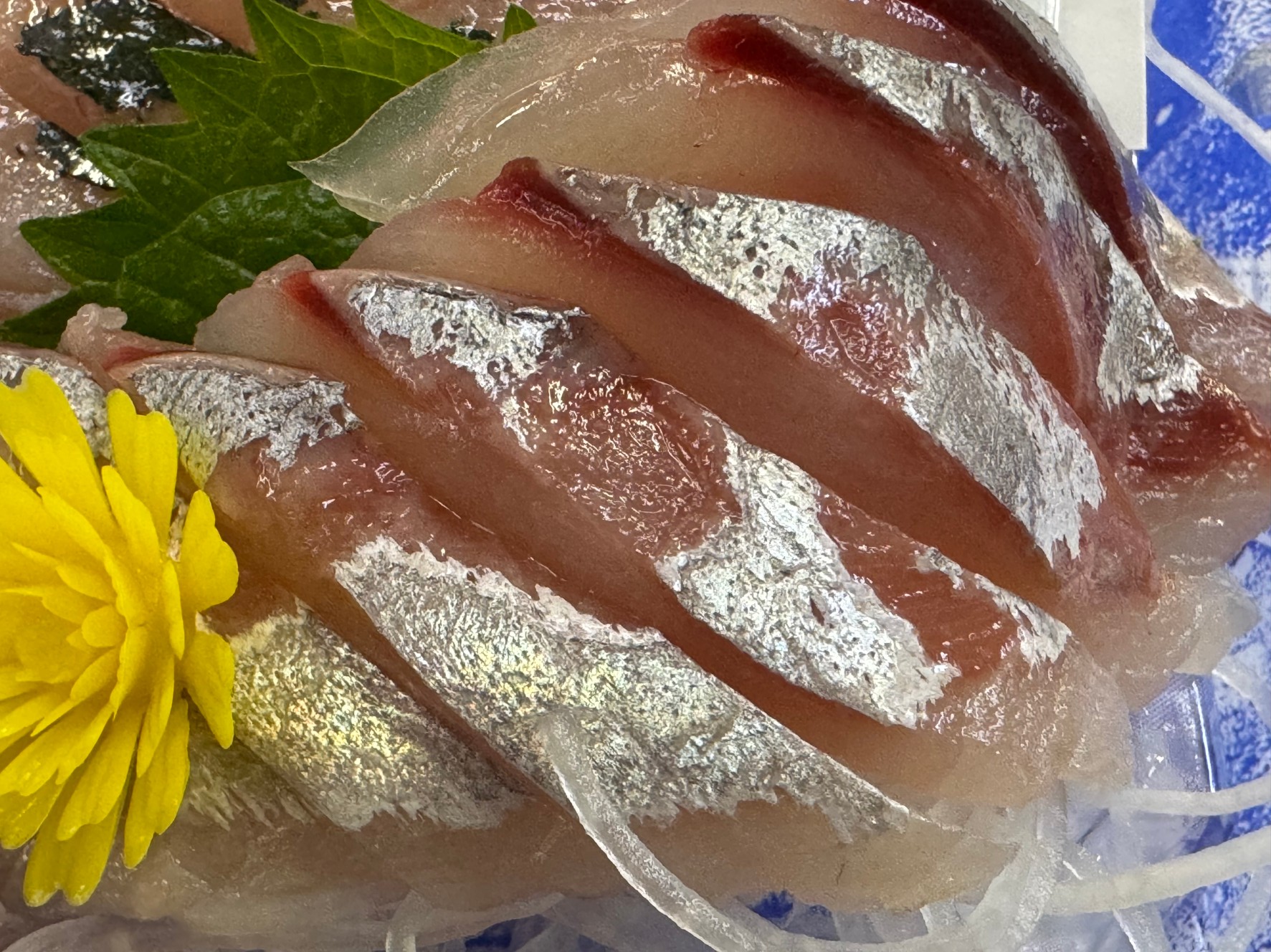 金ムロアジの刺身は絶品。釣太郎