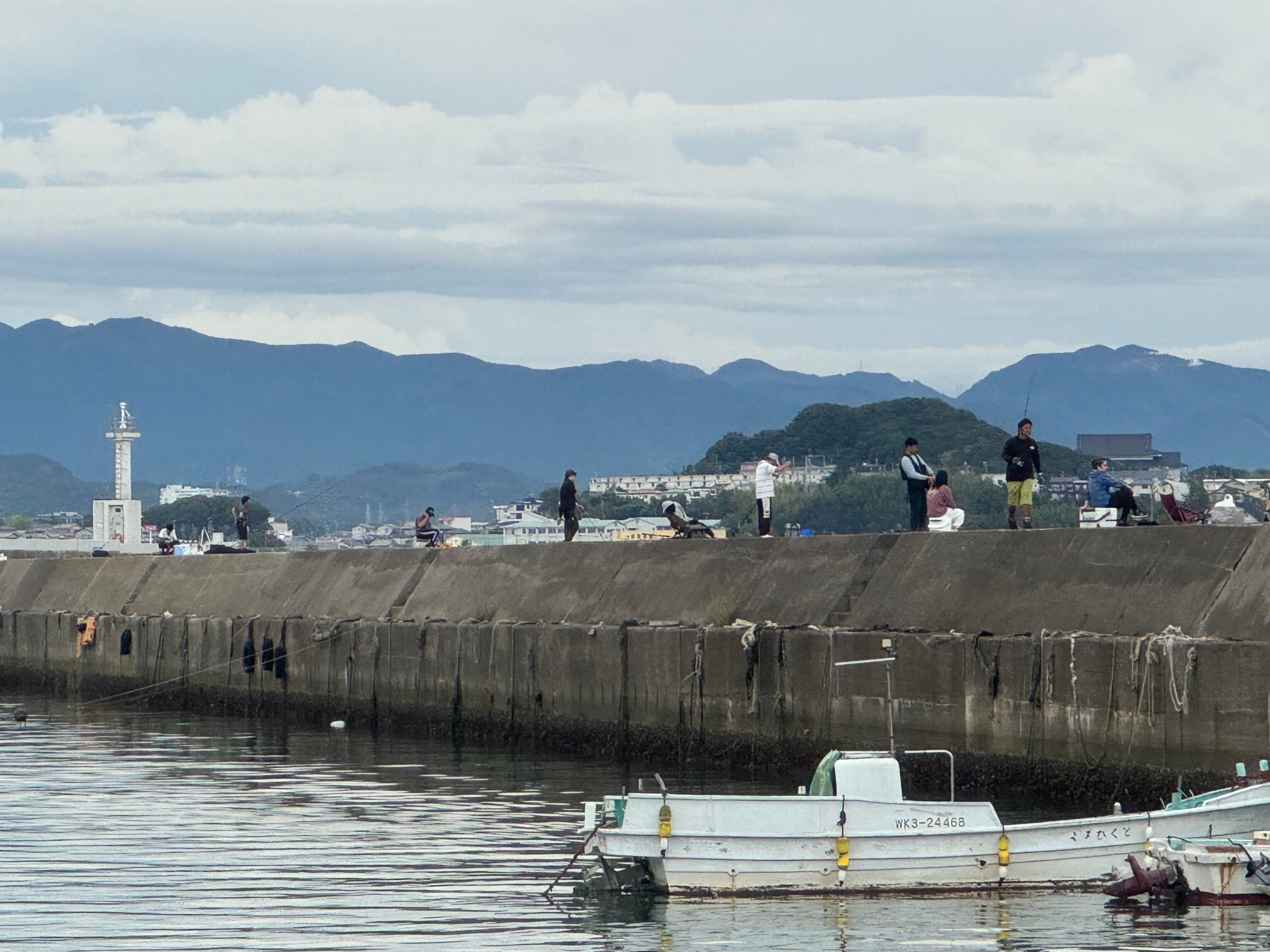 和歌山県みなべ町堺堤防は絶好の釣り場として人気が高い。釣太郎