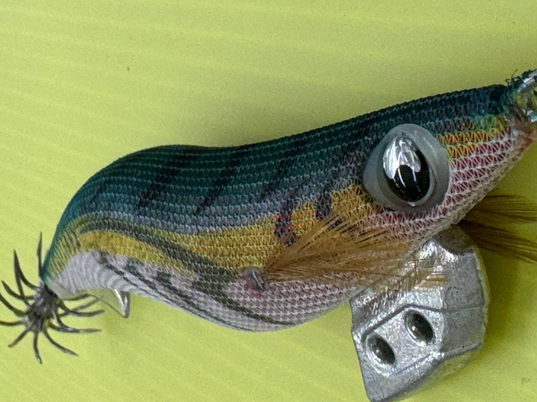 ヤマシタエギ王軍艦グリーンは、見れば見るほど綺麗。よくこれだけのものを作ったものだと感心するほど。釣太郎