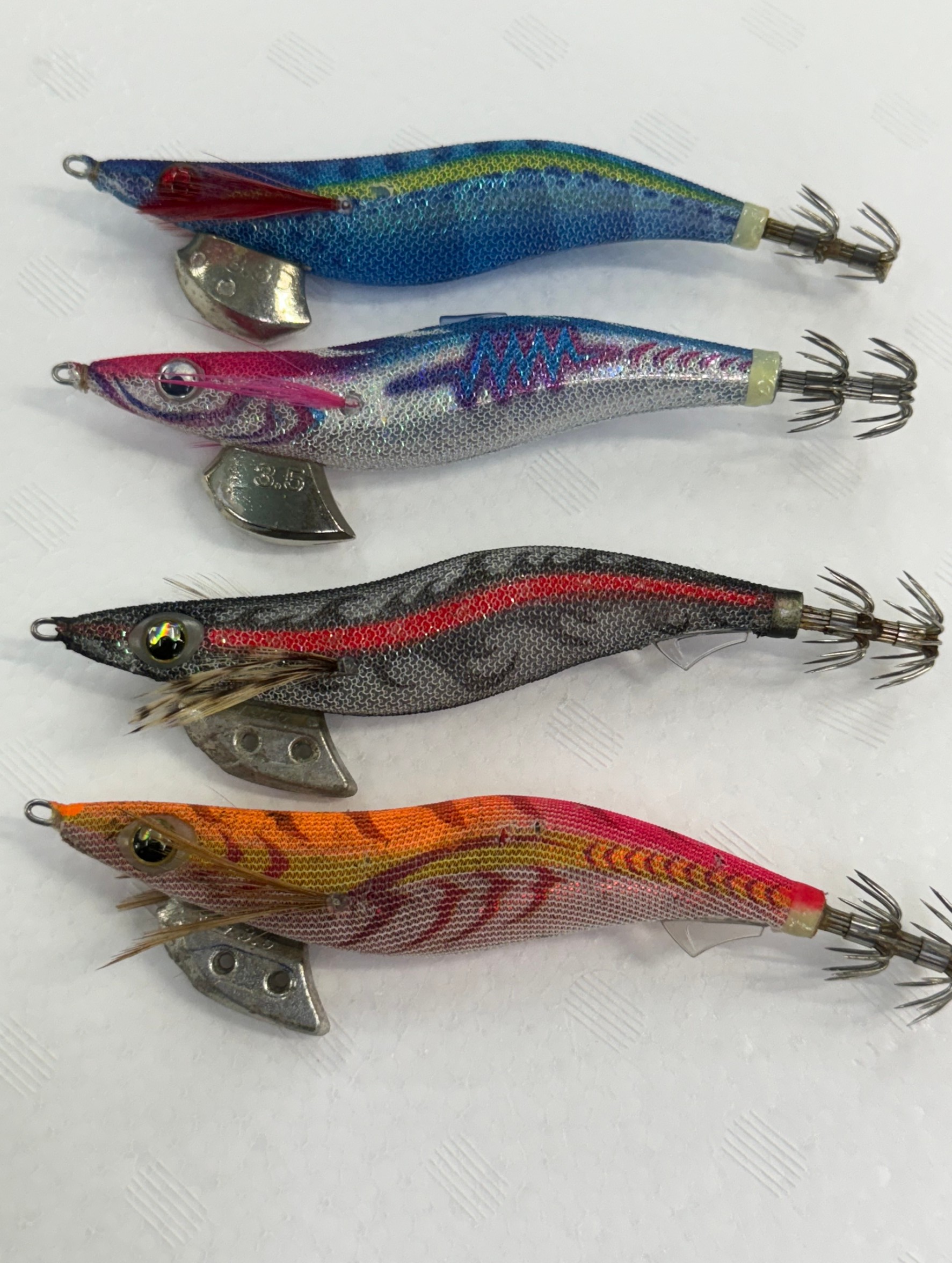 日中深場に移動したアオリイカを攻めるエギの特徴紹介。釣太郎