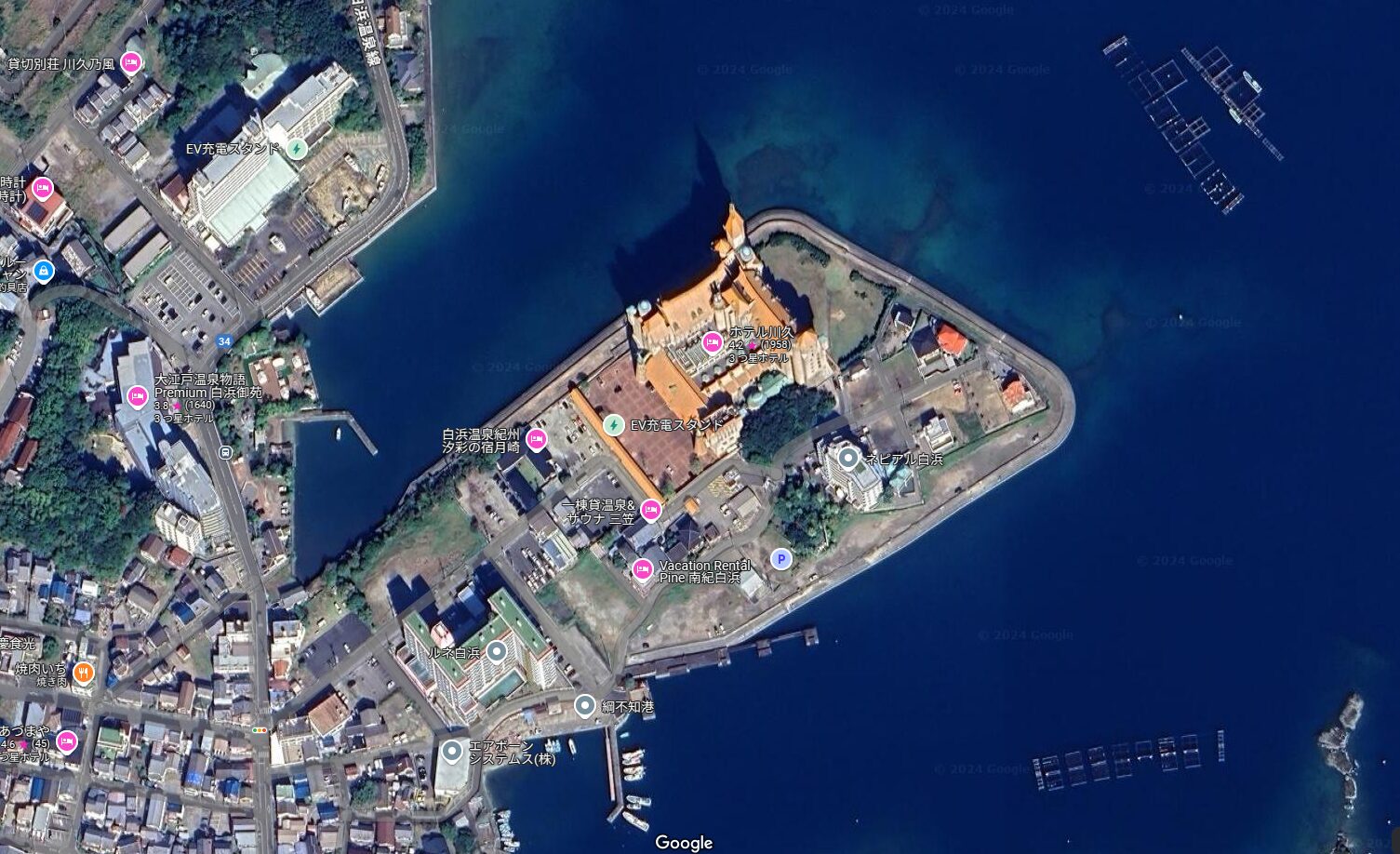 白浜町綱不知（つなしらず）ホテル川久さん裏も半円形なので、北西風が吹いても大丈夫。釣太郎