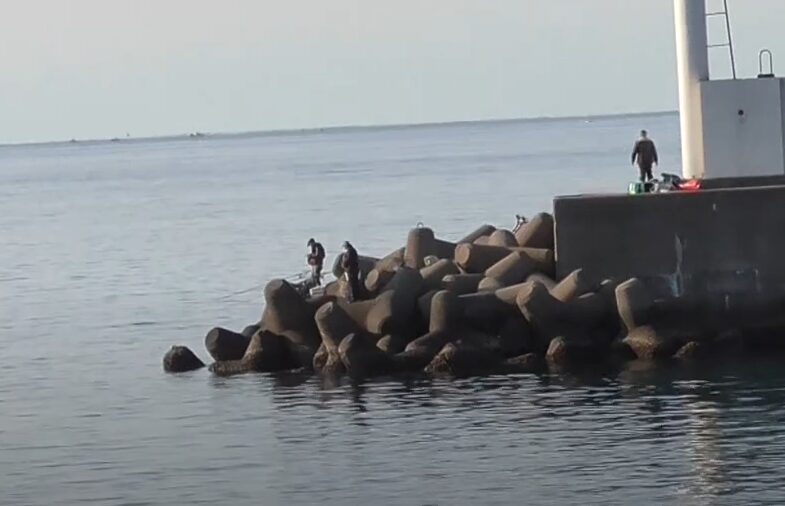 消波ブロックで足を滑らせるとなぜ危険なのか?釣り人向け解説。釣太郎