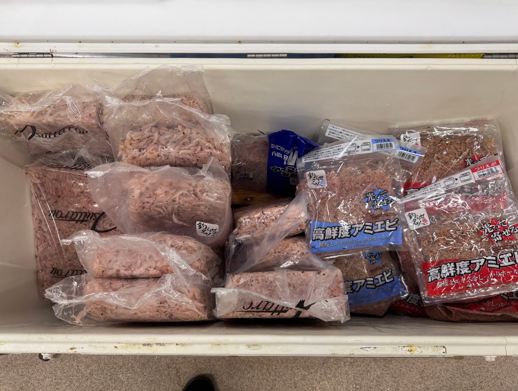 沖アミ、アミエビ解凍してお待ちしています。釣太郎