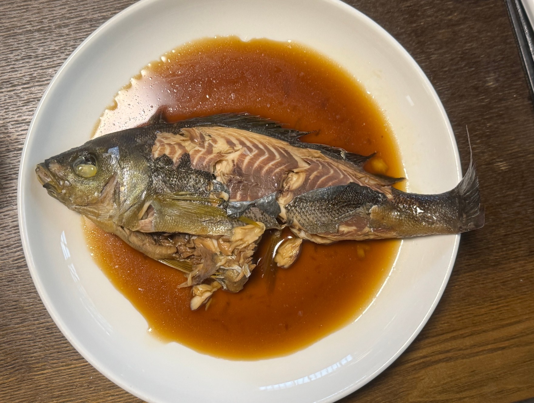 イサキの骨は、他の魚に比べて硬く、先端が非常に鋭利。釣太郎