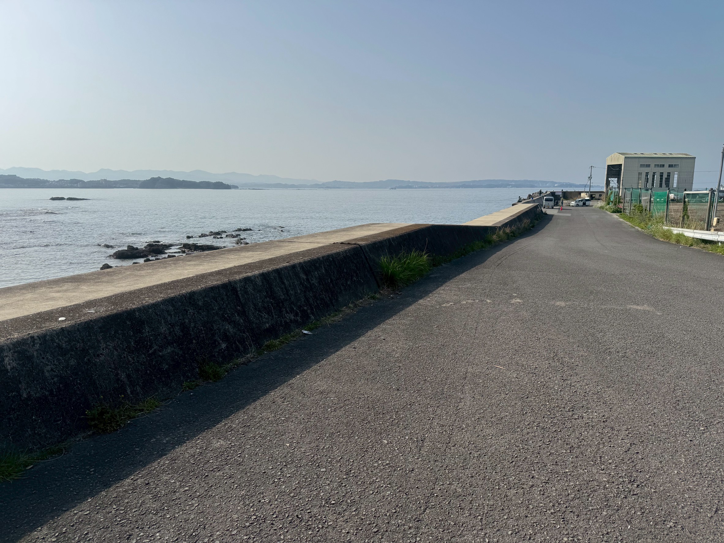 釣太郎みなべ店前のグランド横、通行止め解除されました。アオリイカ釣り場紹介。