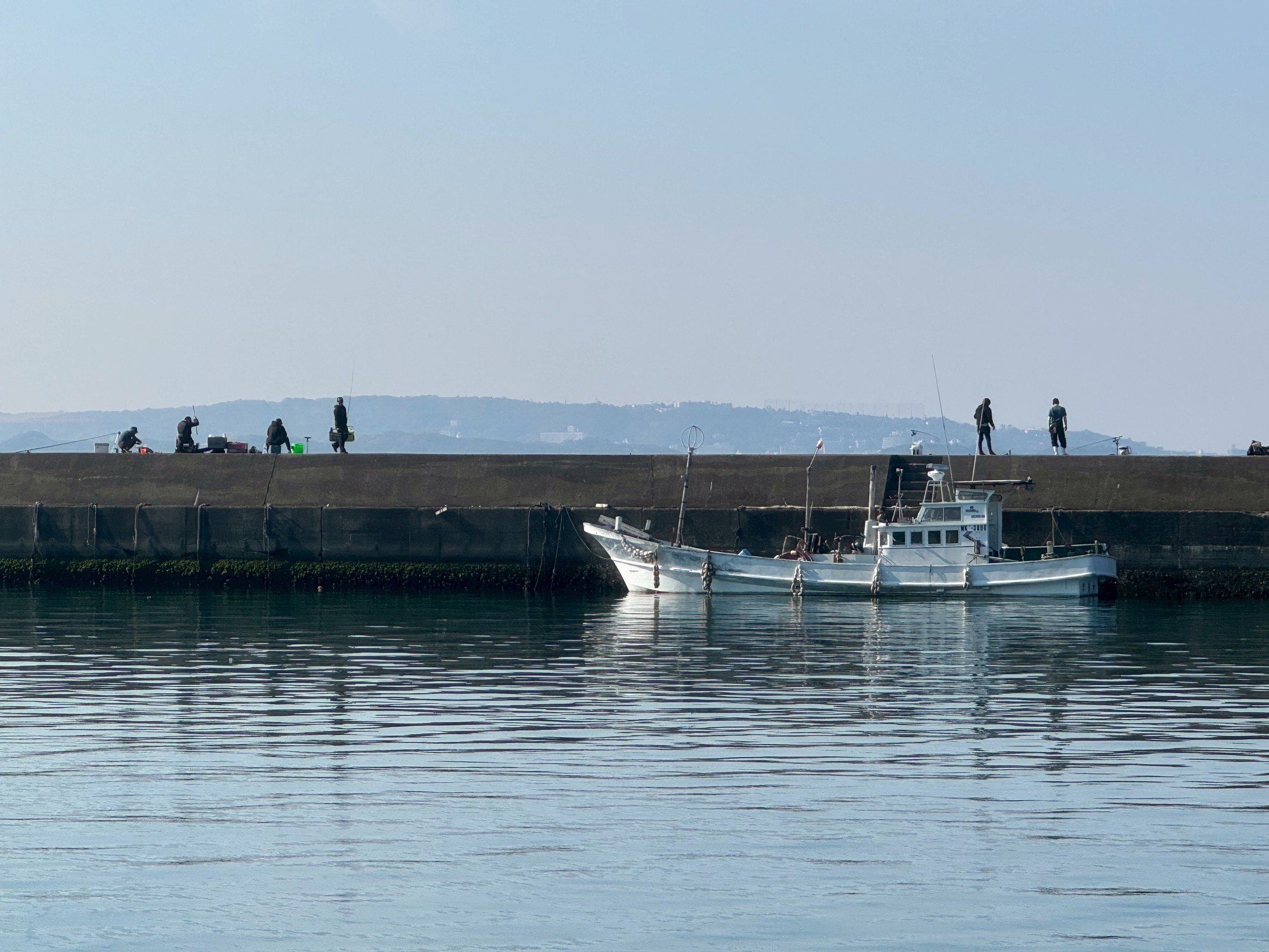 昨日は絶好調だった釣太郎みなべ店前堤防のアオリイカ釣り。今日はどうでしょうか？