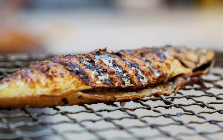 魚はフライパンで焼くより直火焼きの方が旨い理由。釣太郎