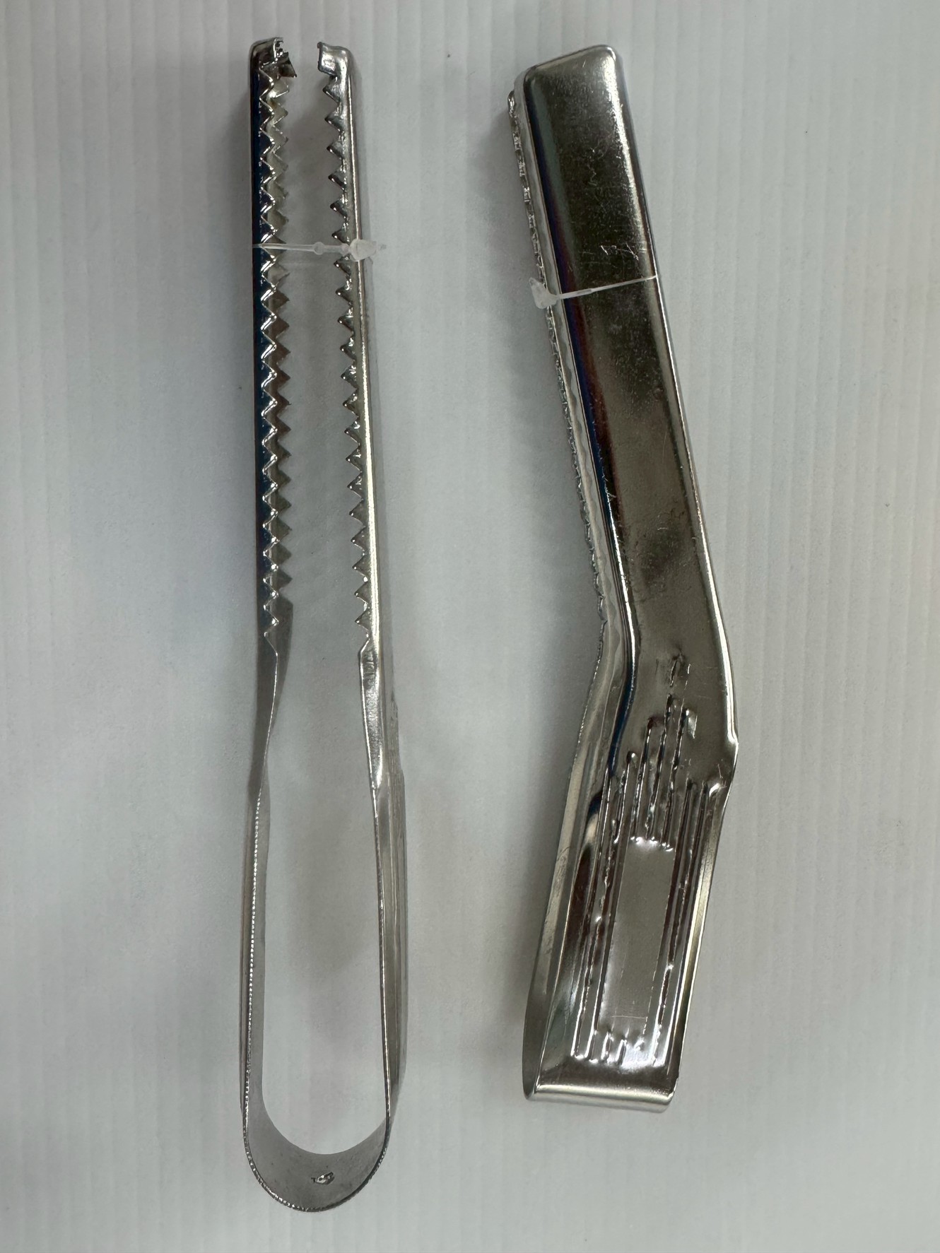 昔ながらの魚つかみメゴチバサミ。プラスティックでないので滑りません。釣太郎