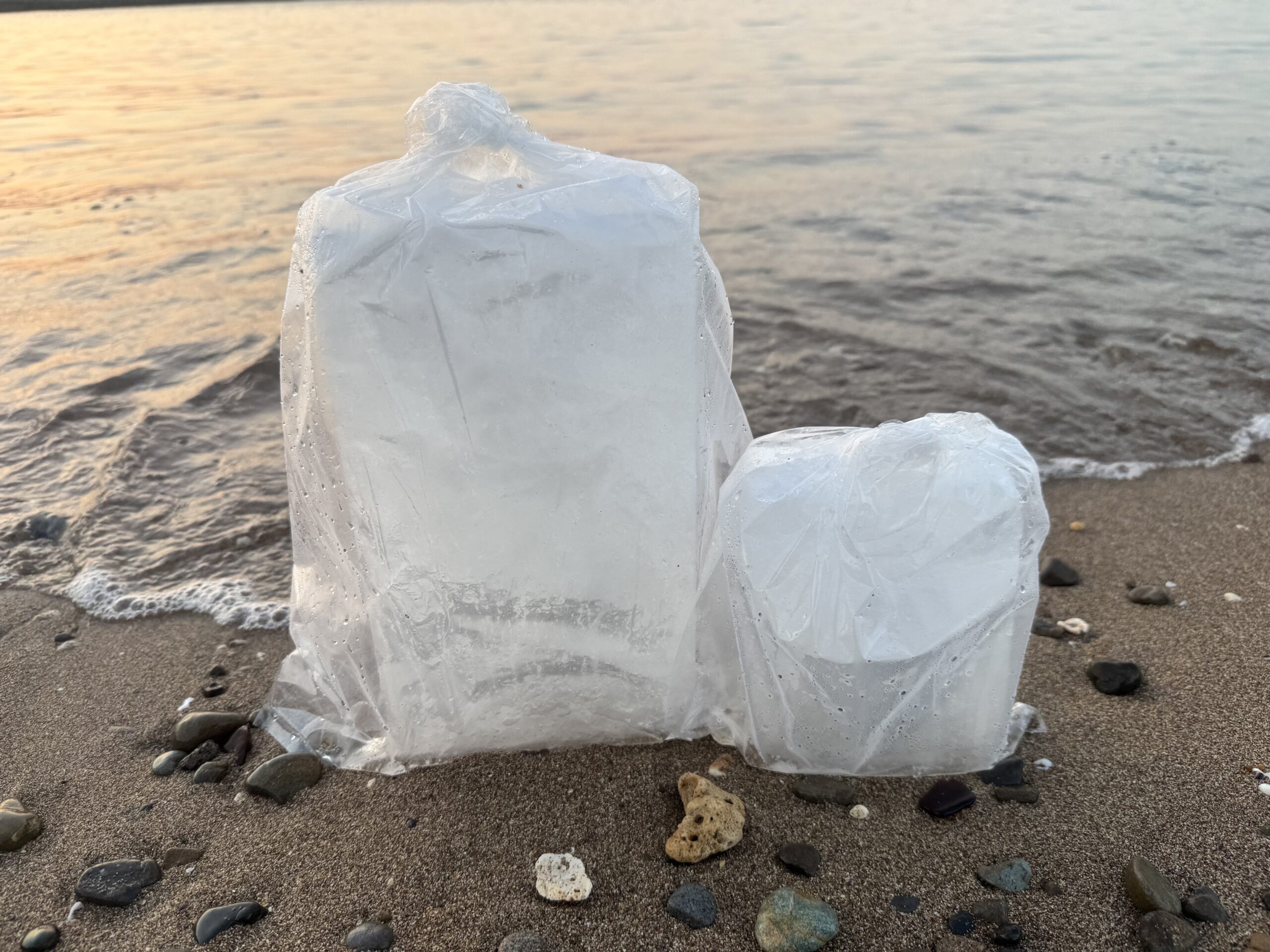 海水氷は釣り人の“必須アイテム”として定番化しつつあります。釣太郎