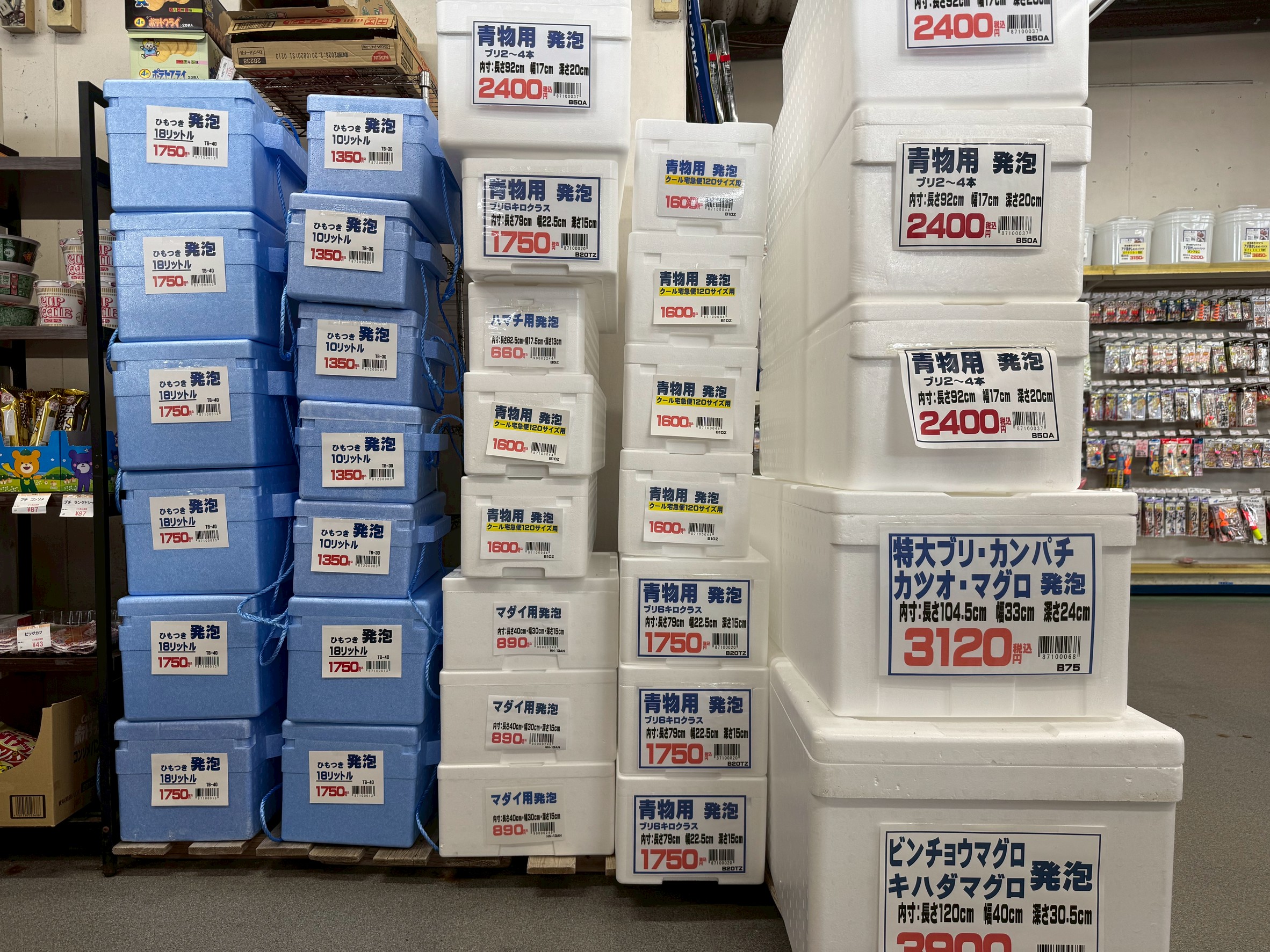 釣太郎は“現地型”だからできる！発泡クーラーボックスの豊富なサイズ展開