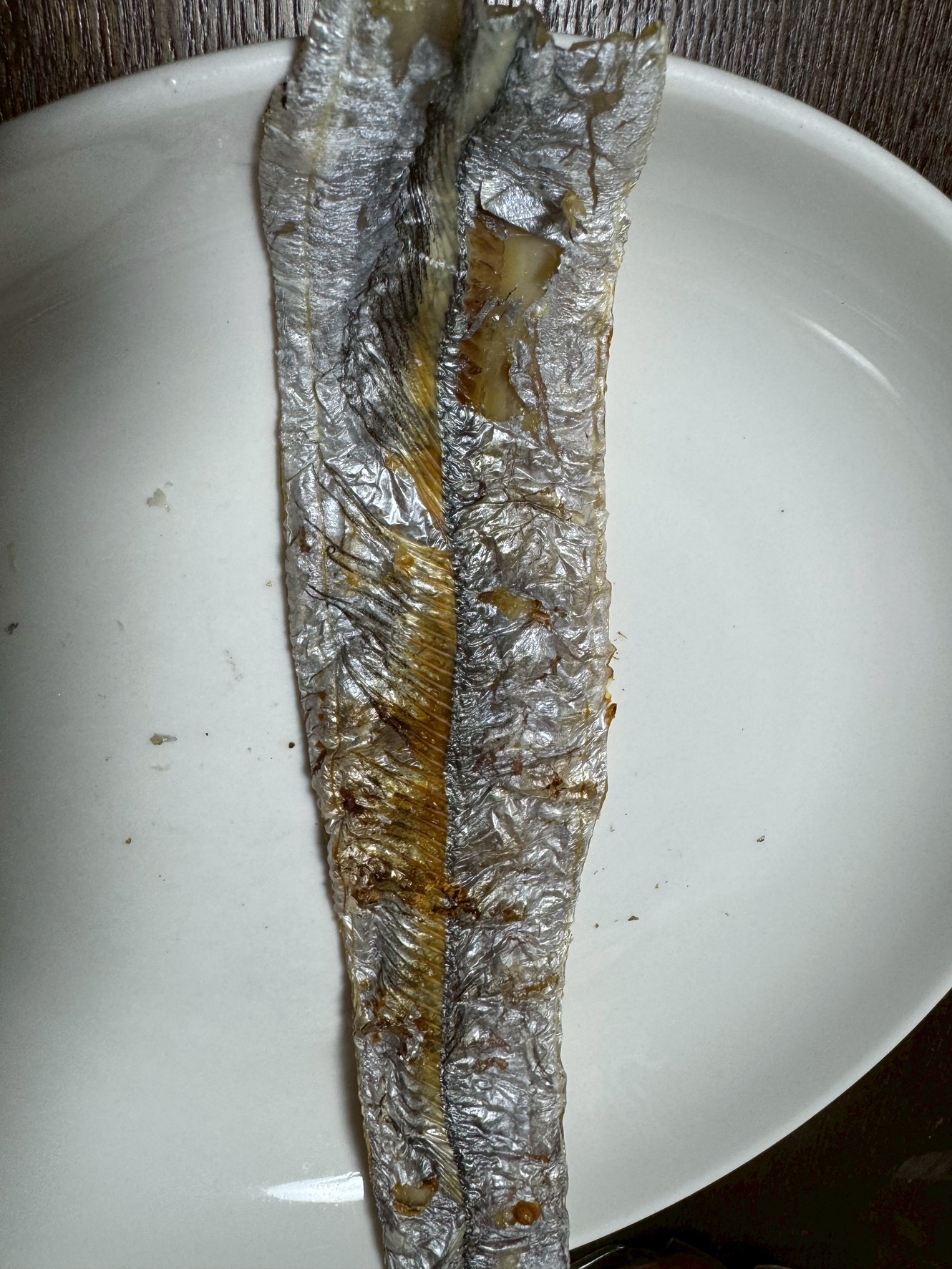 刺身、塩焼き、天ぷらも絶品ですが、タチウオの旨味を極限まで凝縮させ、長期保存も可能にする食べ方、それが「自家製の干物」。釣太郎