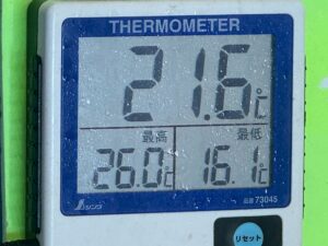 釣太郎みなべ店水槽水温は21.6℃。アオリイカ釣りには最適温度。12月1日月曜日。釣太郎