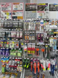 尺アジ釣りコーナー、爆発的に売れています。サビキ仕掛け、ウキ、セット、カゴ、ブライト玉。釣太郎