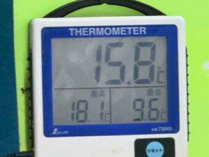 1月30日金曜日、釣太郎みなべ店水槽水温。これは堤防外より1度程度冷やされています。