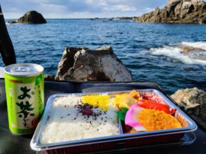 釣り場弁当が「2倍〜3倍」美味しく感じる7つの本当の理由。釣太郎