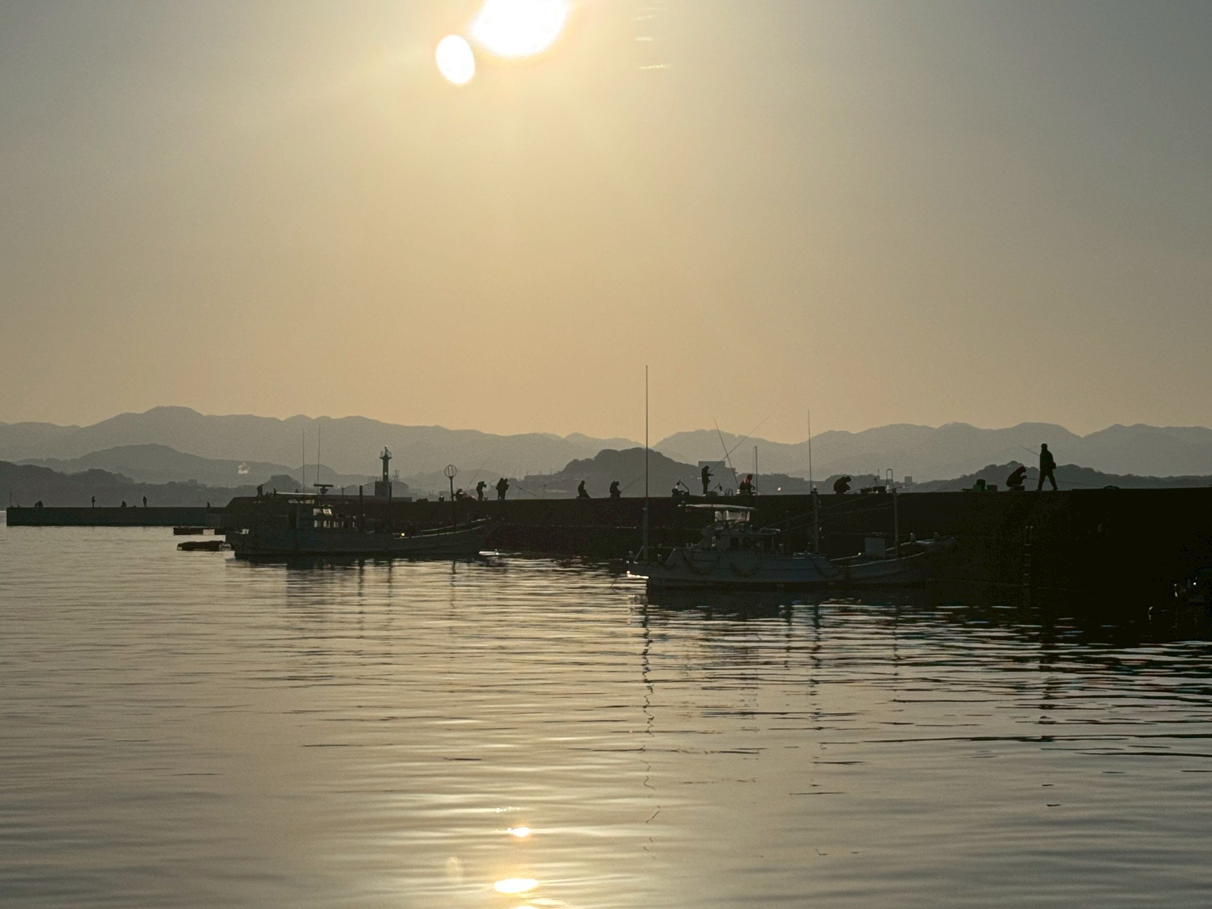 【現地レポ】2026年2月21日・三連休初日｜和歌山みなべ堺堤防の釣り人の様子、釣太郎
