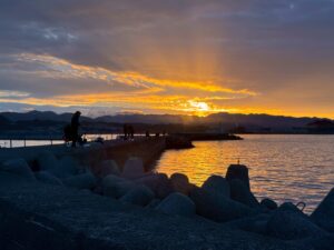朝一番の釣りは、魚以上の価値がある。南紀の海は、リフレッシュの装置。週末、天気がいいなら少し早起きしてみる。 きっと、何かが軽くなる。釣太郎
