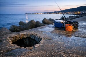防波堤の穴は「見えない危険」。落水事故は誰にでも起こり得る.釣太郎