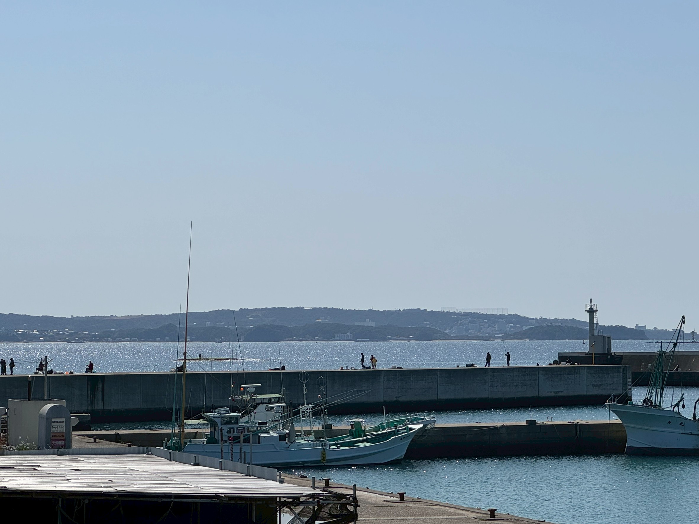 見ているだけで気持ちよさそう。春に日光を浴びながら竿を出す。気分転換にこれ以上は無いかも。3月1日日曜日釣太郎